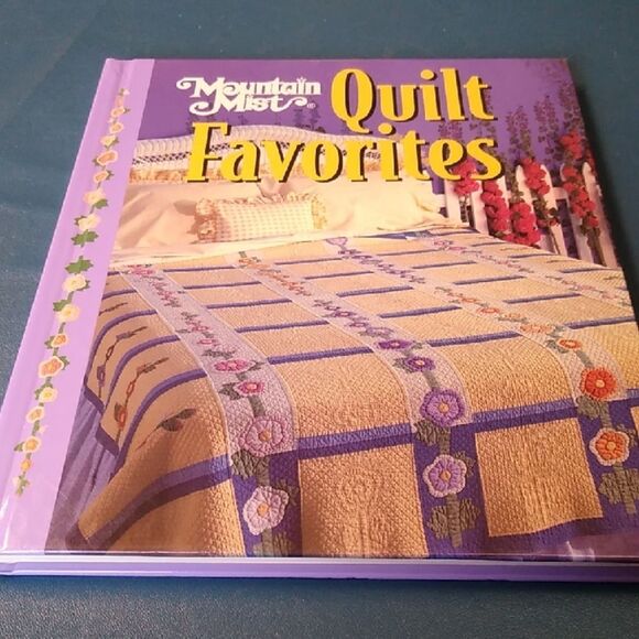 Quilt Favorites Book - Mountain Mist Purple and Cream - Picture 1 of 7